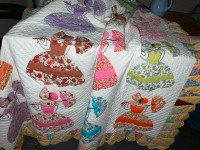 Gorgeous hand made vintage quilt for sale