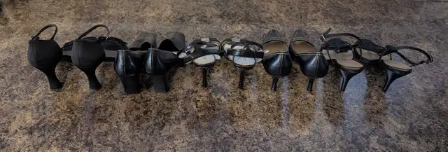 Women's Dress Shoes/High Heels size 7-8. $5-$15 OBO in Women's - Shoes in Norfolk County - Image 3
