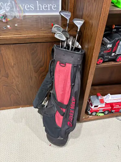 Men’s right handed golf set Goliath with Taylor made bag, View more