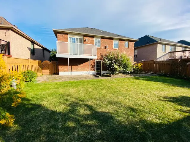 Two bedroom walkout basement in Long Term Rentals in Mississauga / Peel Region - Image 2