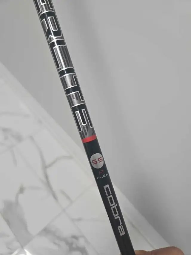 cobra 4 hybrid superlite regular in Golf in Markham / York Region - Image 4