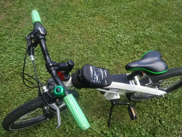 BMW kids bike 20 in Kids in City of Toronto - Image 5