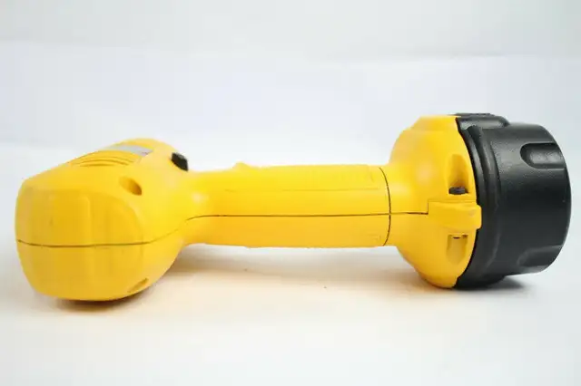 Dewalt Cordless Adjustable 3/8" Clutch Drill DW952 with Battery in Hand Tools in Ottawa - Image 7