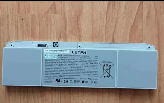Rechargeable Batteries for Toshiba/Razer/Sony/Samsung/Clevo in Laptop Accessories in Oshawa / Durham Region - Image 4