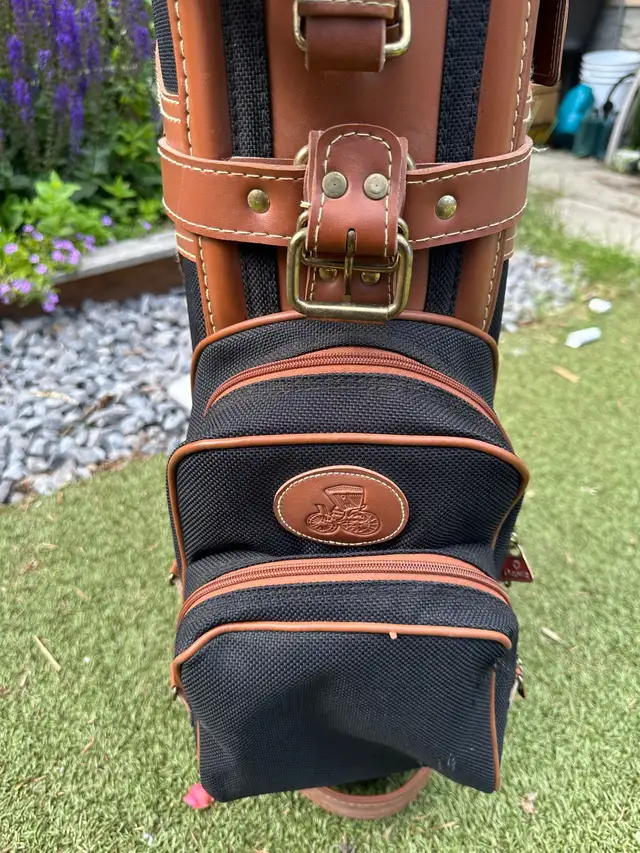 Vintage Daiwa Golf Bag in Golf in Edmonton - Image 3