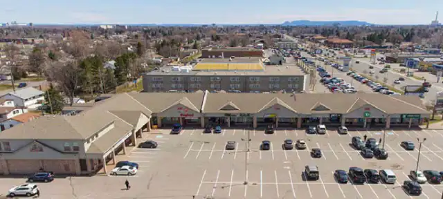 Commercial rent available , sq 1,100