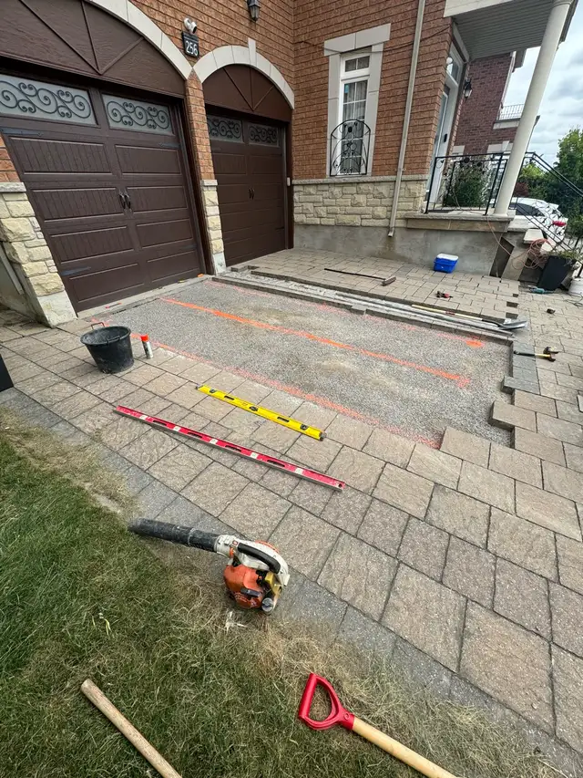 Interlock Repair in Interlock, Paving & Driveways in Oakville / Halton Region - Image 7
