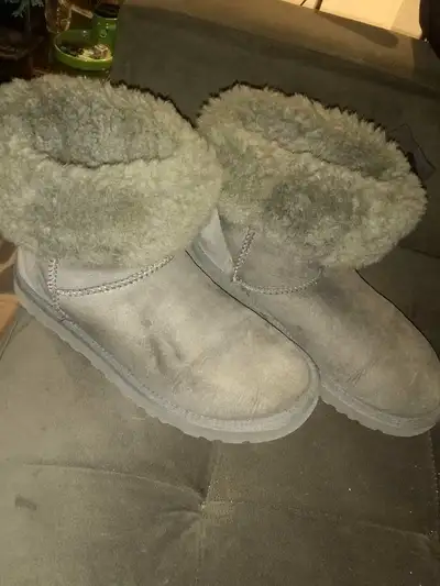 UGGs women boots , View more