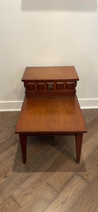 Table d’appoint en bois vintage