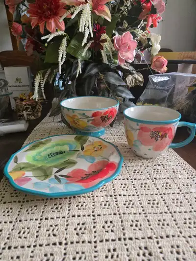 Pioneer Woman Dishes - 3pc, View more