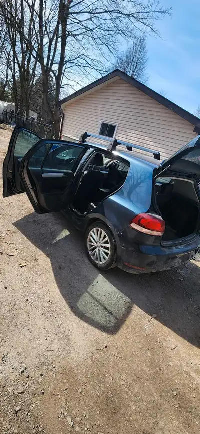 2012 Volkswagen golf tdi (mk6) Partout Timing went, parts only 400,000 km Doors & trunk rusted, fend...