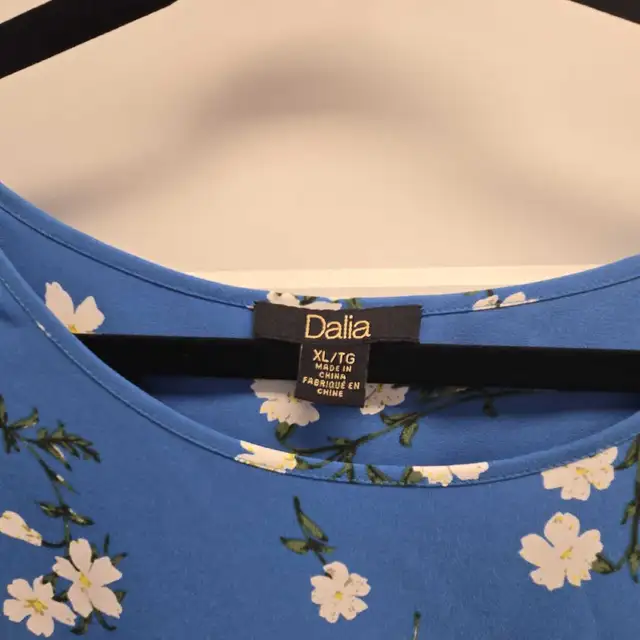 Dalia Floral Blouse in Women's - Tops & Outerwear in Winnipeg - Image 4