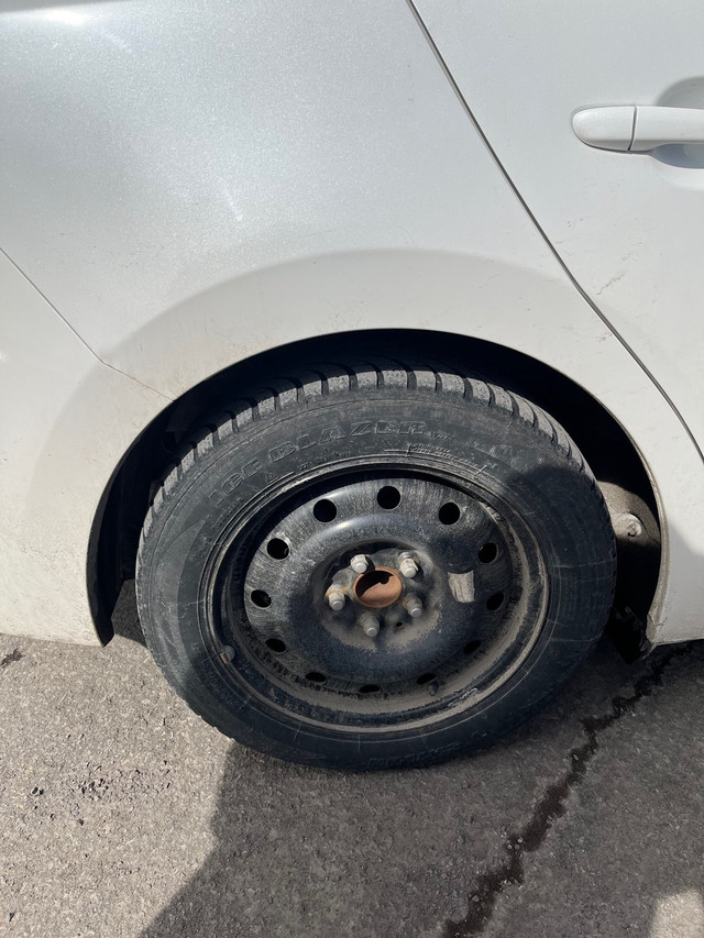 Winter tires with rims. Buy soon because I’m moving dans Autos et camions  à Ville de Québec - Image 4