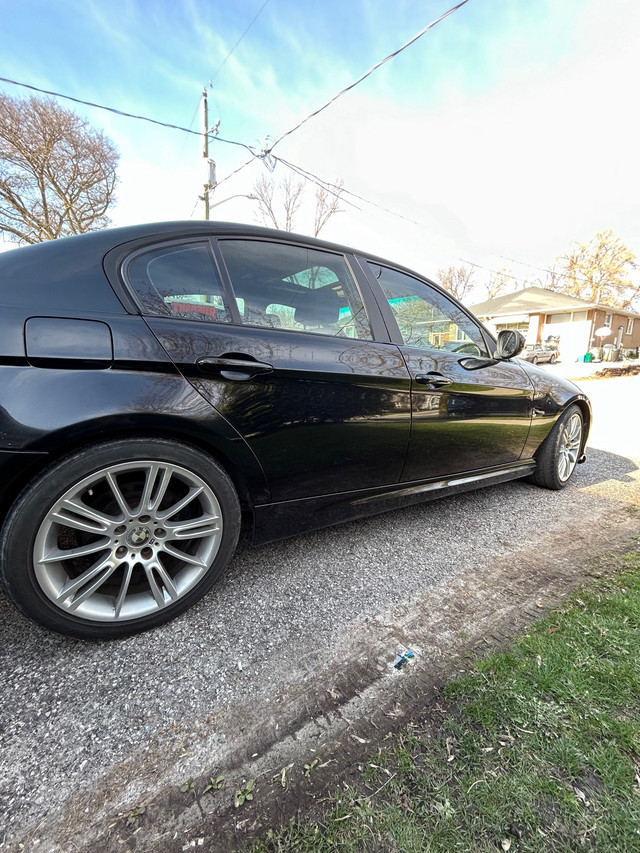 Bmw 2010 323i RWD  in Cars & Trucks in Markham / York Region - Image 3