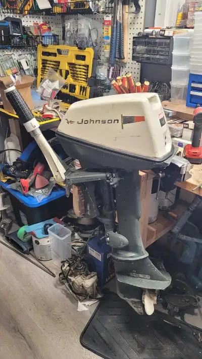 Fully Refurbished 6hp, 1970 Johnson Outboard Motor This is a top to bottom, fully refurbished, class...
