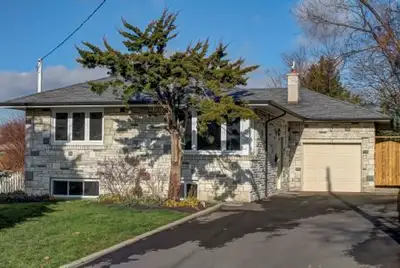 Well Menten open concept living room, dining room kitchen with gas fireplace and 3 bedrooms approxim...
