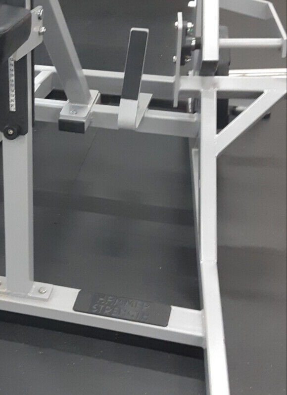 HAMMER STRENGTH Iso Lateral Row (Brand New) in Exercise Equipment in Hamilton - Image 4