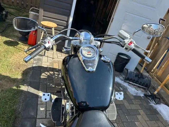 2008 SUZUKI MOTORCYCLE VL8 in Motorcycle Parts & Accessories in Mississauga / Peel Region - Image 4