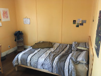 Room to rent close to Byward Market / Chambre près du Marché By