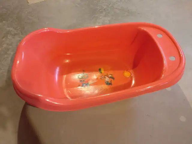Jumbo toddler bathtub in Bathing & Changing in Ottawa - Image 3