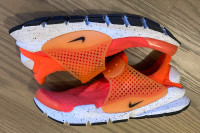 Nike Sock Darts - Sz 9