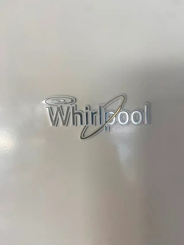 Whirlpool Fridge in Refrigerators in Kitchener / Waterloo - Image 4