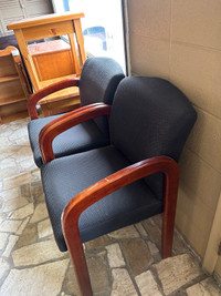 Set of 2 black office chairs 