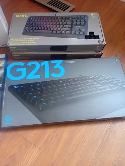 Game bundle (headset, keyboards), View more