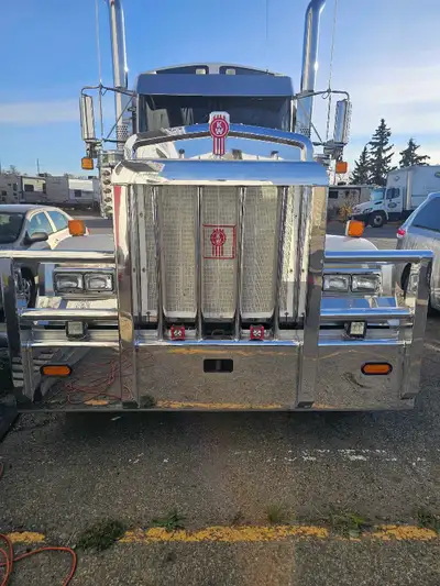 Kenworth w900 for sale . 2020 year with cummins x15 moter with eton 18 speed automatic transmission....