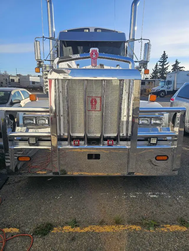 kenworth w900 for sale 2020 in Heavy Trucks in Edmonton - Image 2