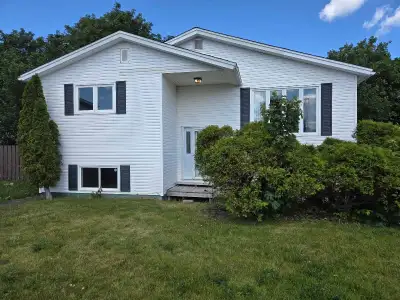 ## **Beautiful Renovated 4-Bedroom Home for Rent** This bright, clean, and newly renovated **4-bedro...