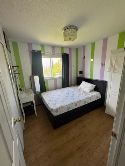 Couples or Girls ONLY accommodation North End Barrie