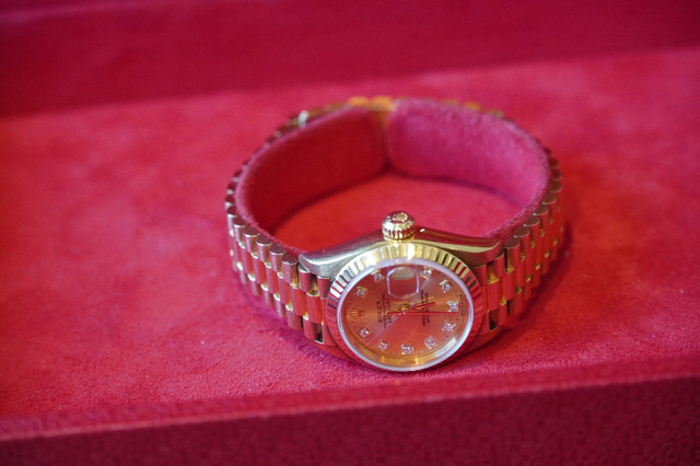 Rolex Lady-Datejust 18ct Gold set with Round Brilliant Diamonds in Jewellery & Watches in Ottawa - Image 3