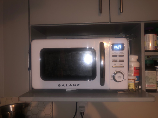 Microwave for sale  in Microwaves & Cookers in Saskatoon