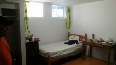 Room for rent,Parking, Finch/Victoria P, Seneca College,(male)In