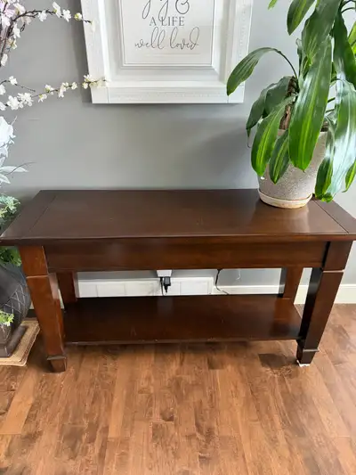 This listing includes a matching set of used solid wood furniture pieces. This set includes a coffee...