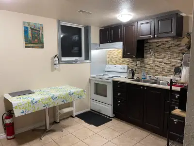 Mohawk College room for rent on West5th