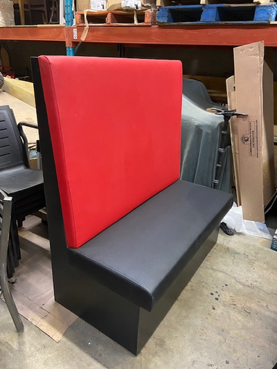 Décor Resto Chaises et Tables est une Entreprise situe au 4655B, Des Grandes Prairies, Saint Leonard...