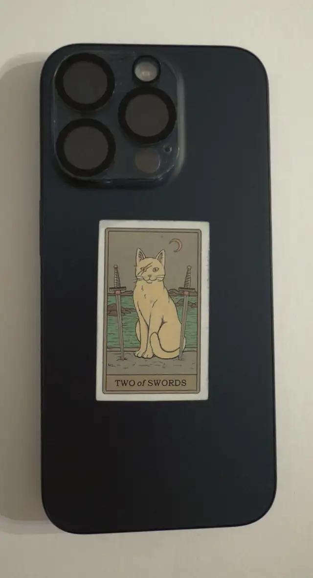 iPhone 15 Pro in Cell Phones in Burnaby/New Westminster - Image 3