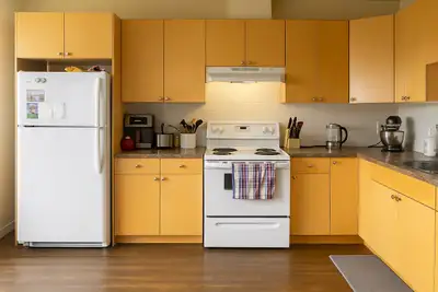 3 bedroom -1300 sqft unit in Triplex