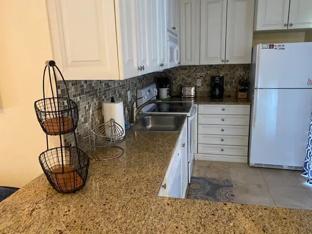 Spend the winter in Sarasota Florida near Siesta Key Beach!! in Florida in Canada - Image 7