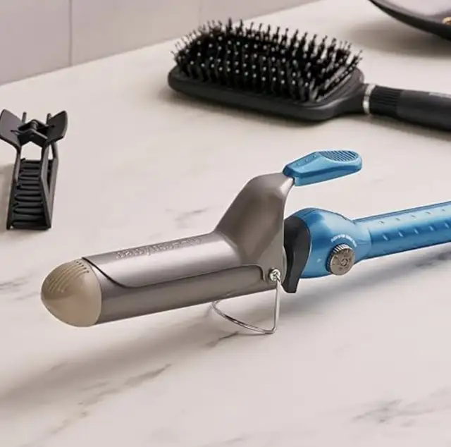 Babyliss Pro Professional  Titanium Spring Curling Iron,1 1/4” in Health & Special Needs in Markham / York Region - Image 4