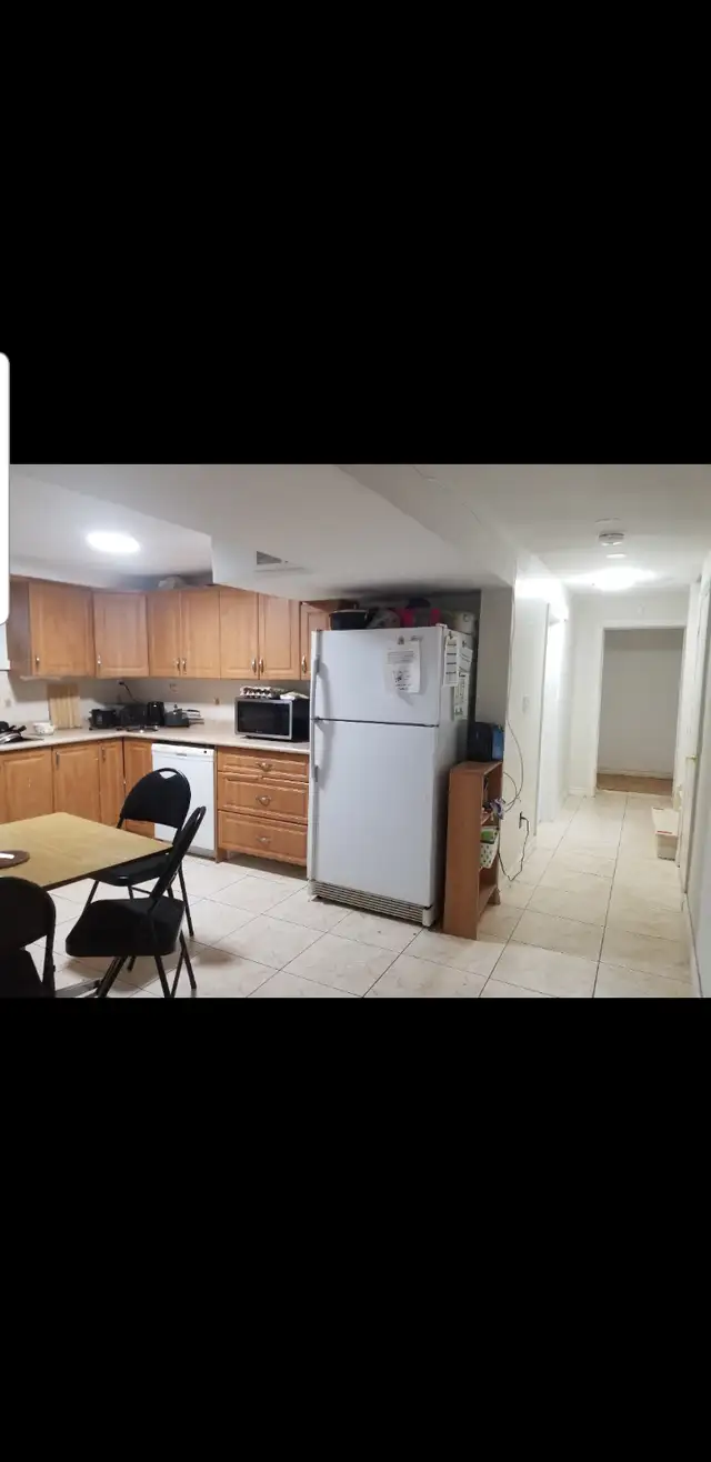 Basement Room Rent STUDENTS AND WORK PERMIT HOLDERS ARE WELCOME! in Room Rentals & Roommates in City of Toronto - Image 11