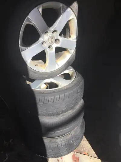 Quatre (4) Roues (mag et pneu) monté. 205/50R17 Toyo Extensa M+S