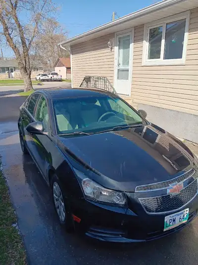 2011 chevy cruze LS, 1.8 liter engine, 189,000kms. auto, BRAND NEW SAFETY. NEW: Rad, water pump, the...