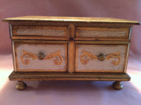 Florentine musical jewelry box