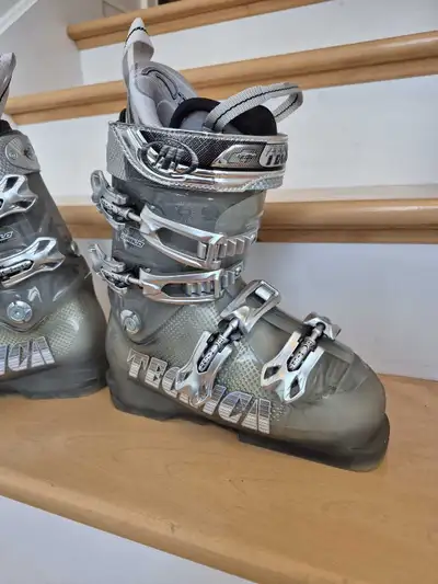 NEW Size 23 (Men's 4 / Women's 5) Downhill Ski Boots, View more