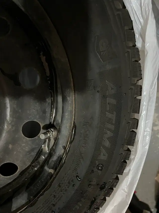 13” snow tires in Tires & Rims in Cole Harbour - Image 3