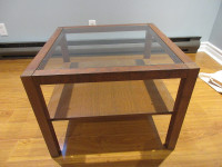 Table d'appoint carrée en bois à dessus en verre IKEA 2004