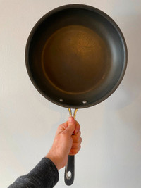 ~ NEGOTIABLE ~ All Clad 10-Inch Non-Stick Frying Pan ~